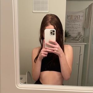 Meet your Posher, Monique